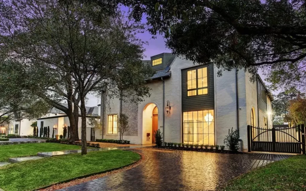 Luxury homes at Ella Lee in Houston, TX for real estate investment